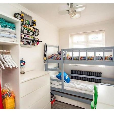 2 Bed - Walking Distance To Harry Potter Studio Watford  Bagian luar foto